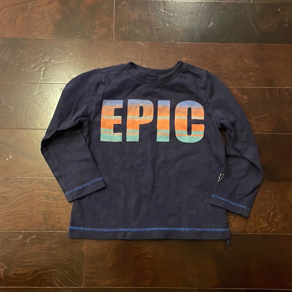 “Epic” Gymboree baby Size 2T Long Sleeve Tee in Navy